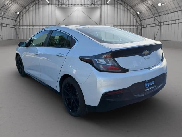 Used 2017 Chevrolet Volt Premier w/ Driver Confidence II Package FWD image 3