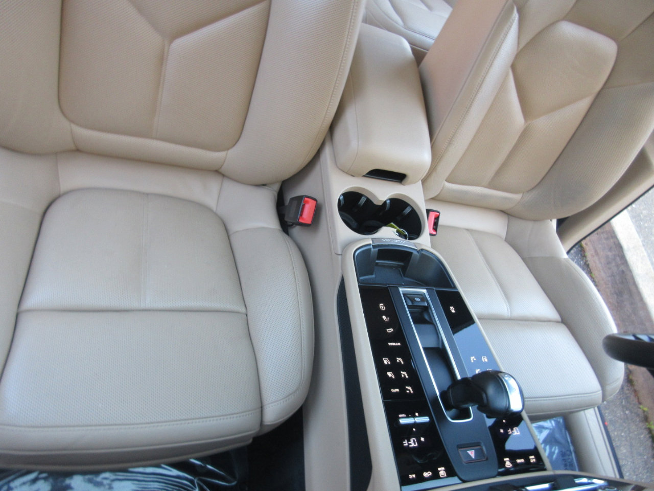 Used 2024 Porsche Macan image 29