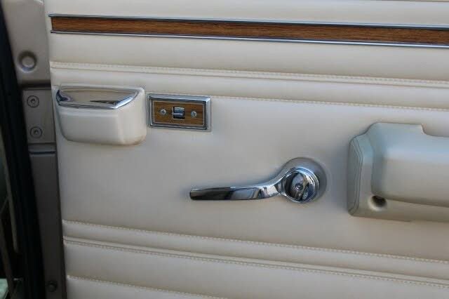 Used 1990 Jeep Grand Wagoneer image 75