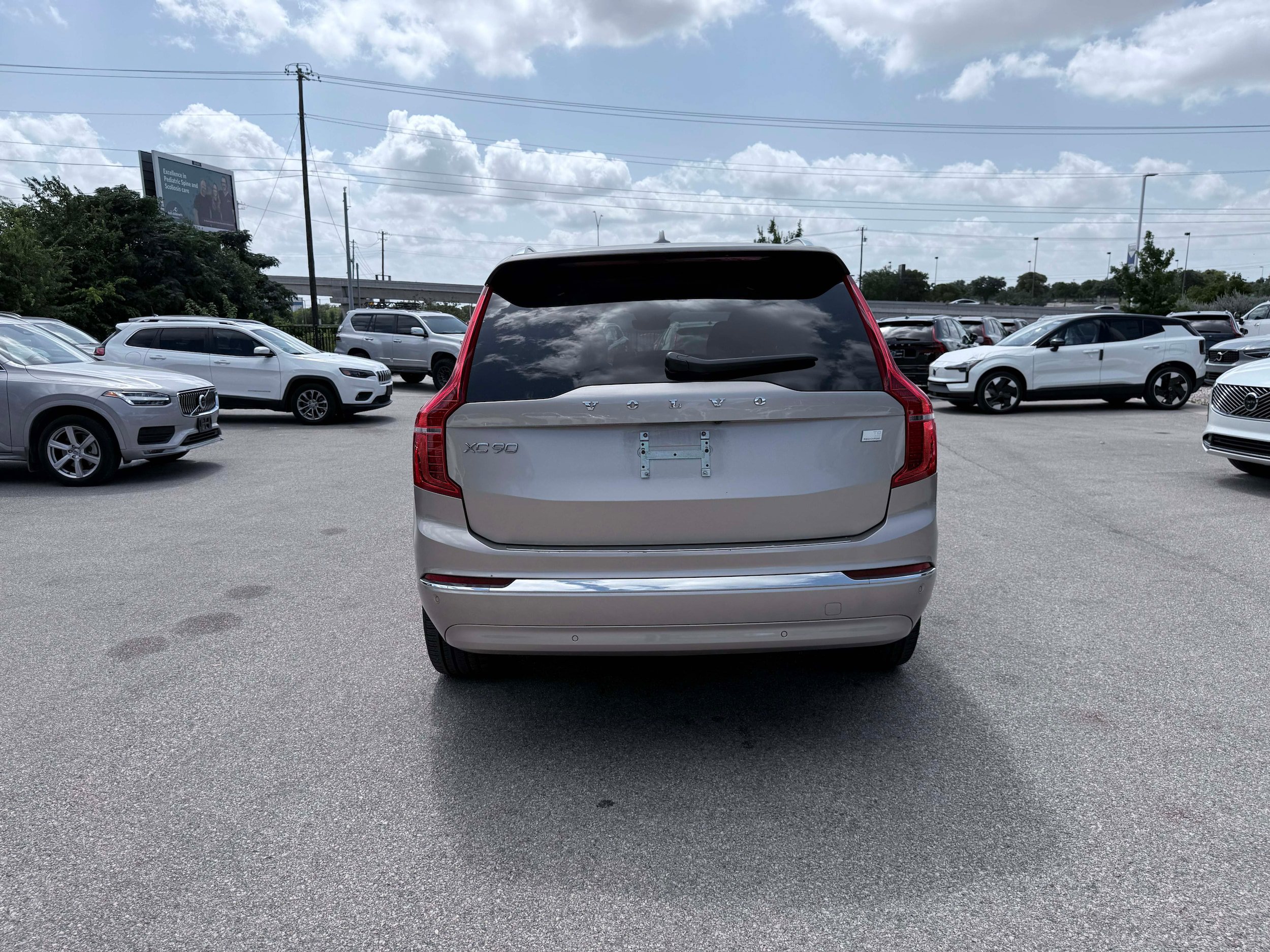 Certified 2024 Volvo XC90 T8 Plus w/ Protection Package Premier AWD/4WD image 5