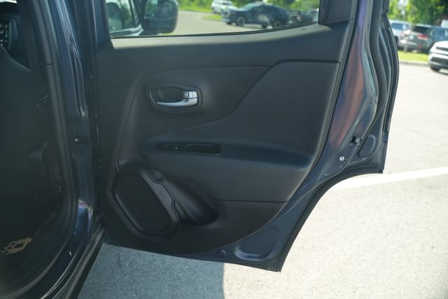 Used 2022 Jeep Renegade Latitude AWD/4WD image 23