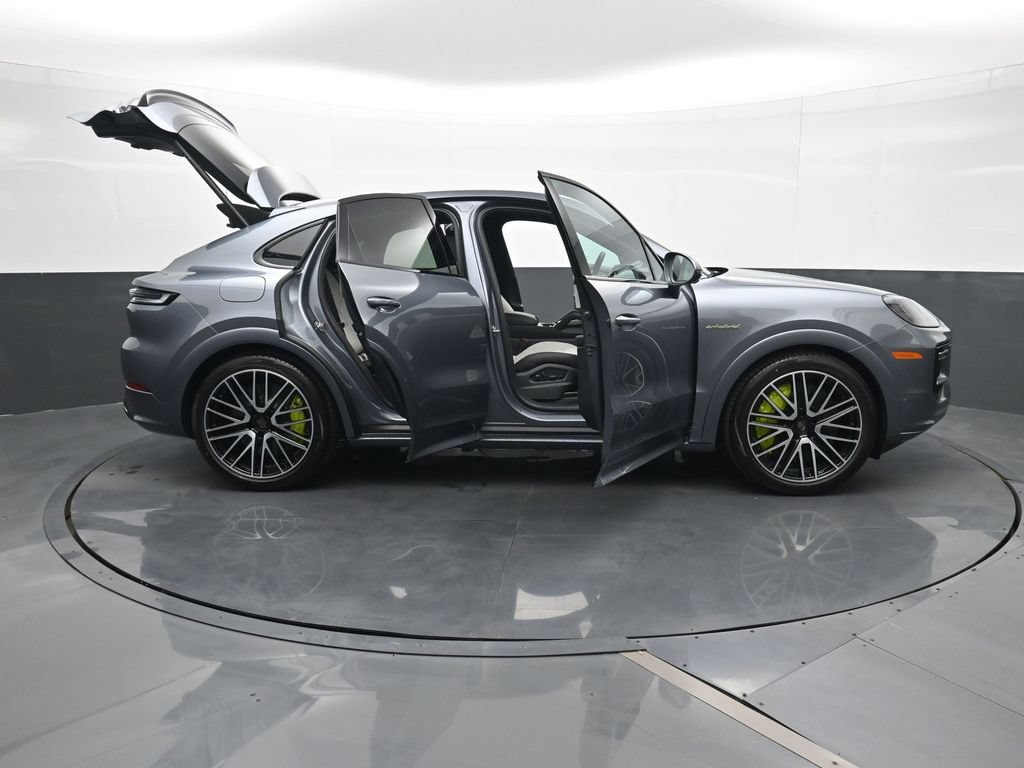 New 2026 Porsche Cayenne Turbo AWD/4WD image 34