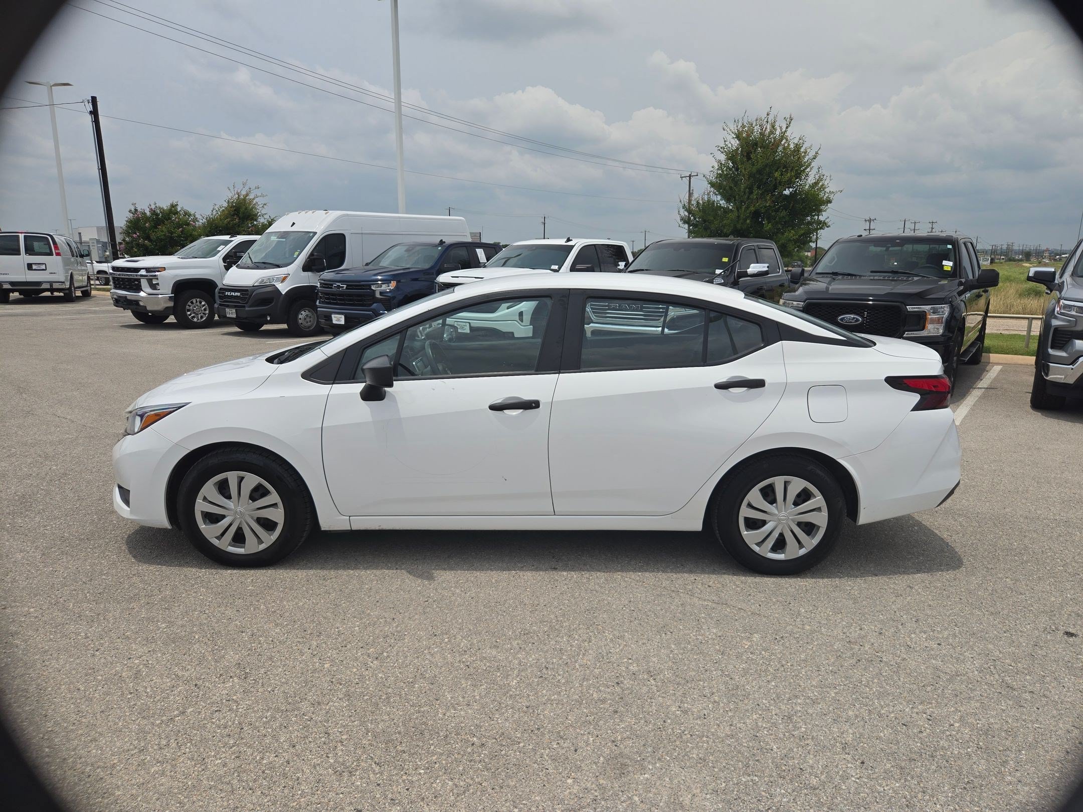 Used 2023 Nissan Versa S FWD image 6