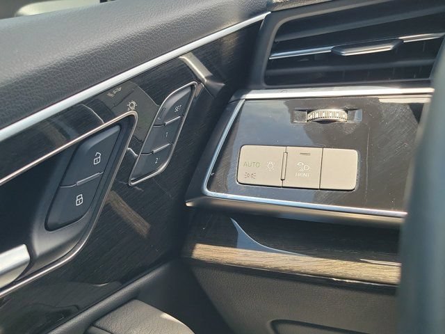 Certified 2025 Audi Q7 2.0T Premium w/ Convenience Package AWD/4WD image 19