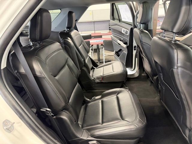 Used 2022 Ford Explorer XLT w/ Equipment Group 202A AWD/4WD image 26