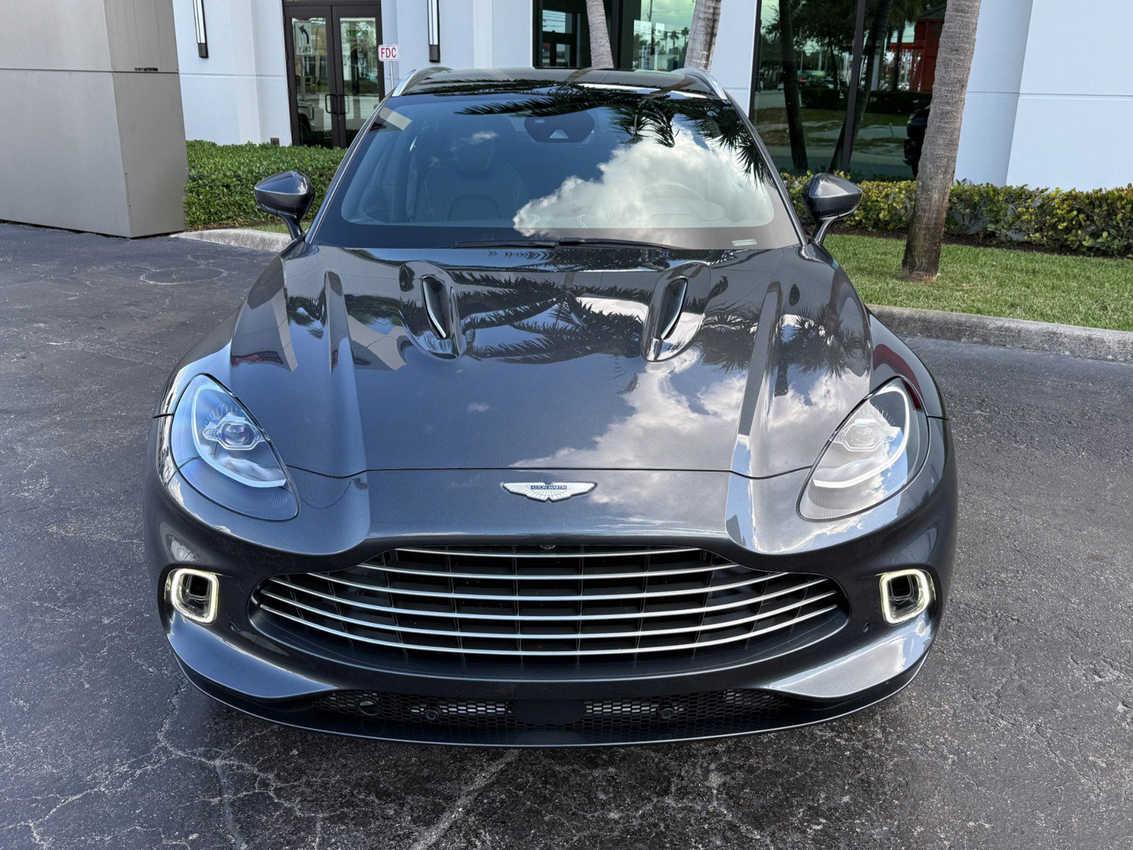 Used 2022 Aston Martin DBX image 7
