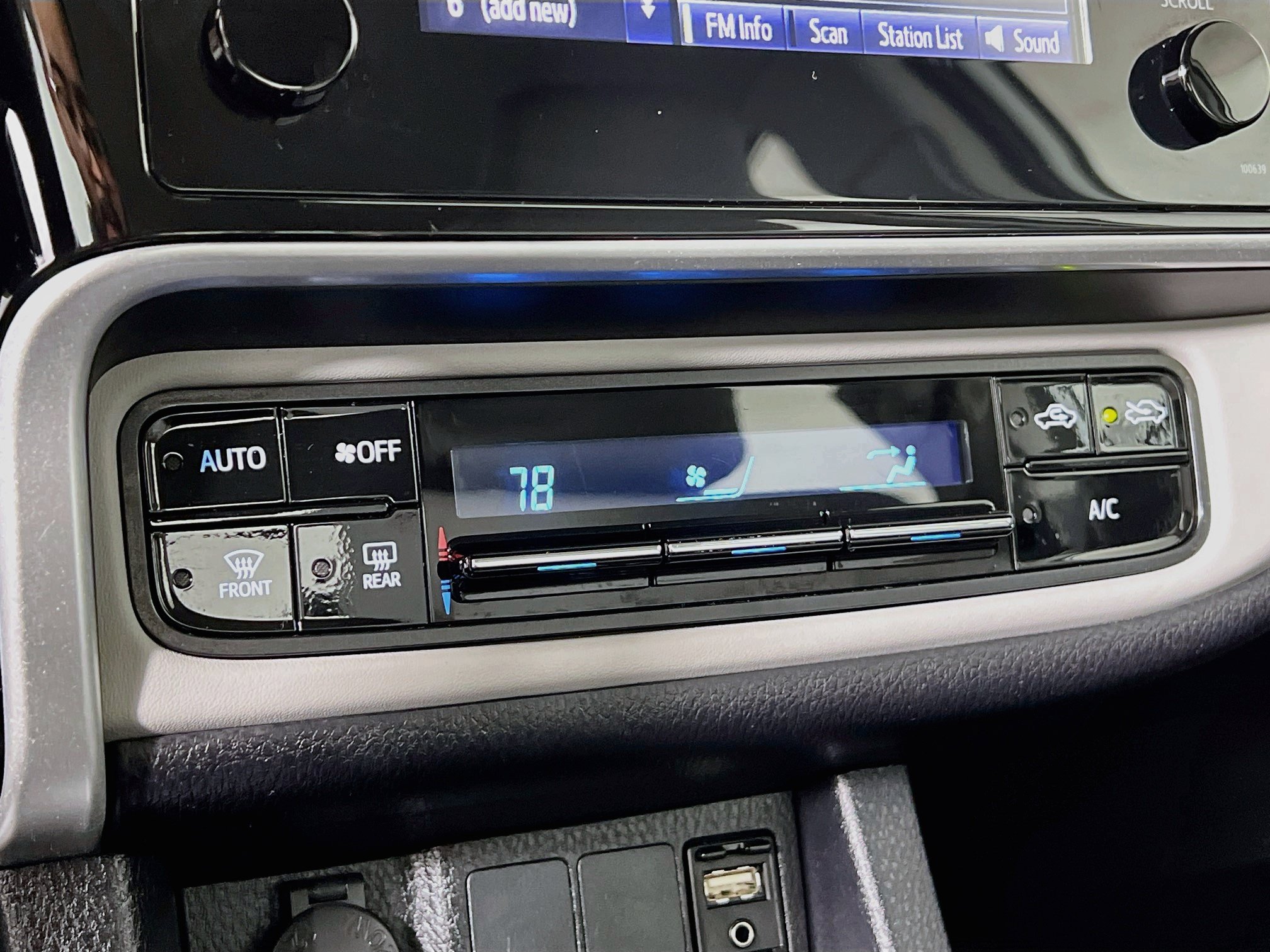 Certified 2019 Toyota Corolla LE FWD image 16
