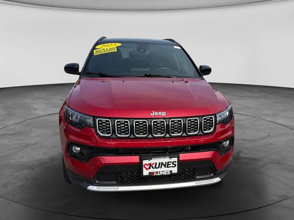 Used 2025 Jeep Compass Limited AWD/4WD image 3
