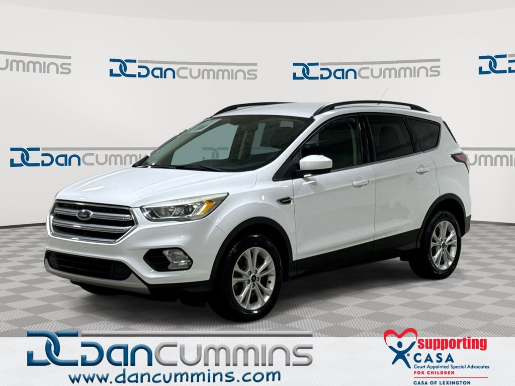 Used 2017 Ford Escape SE w/ Equipment Group 201A AWD/4WD image 1