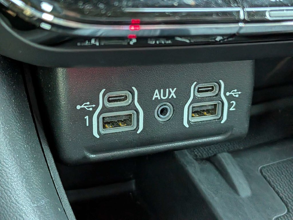 Used 2024 Dodge Durango R/T RWD image 25