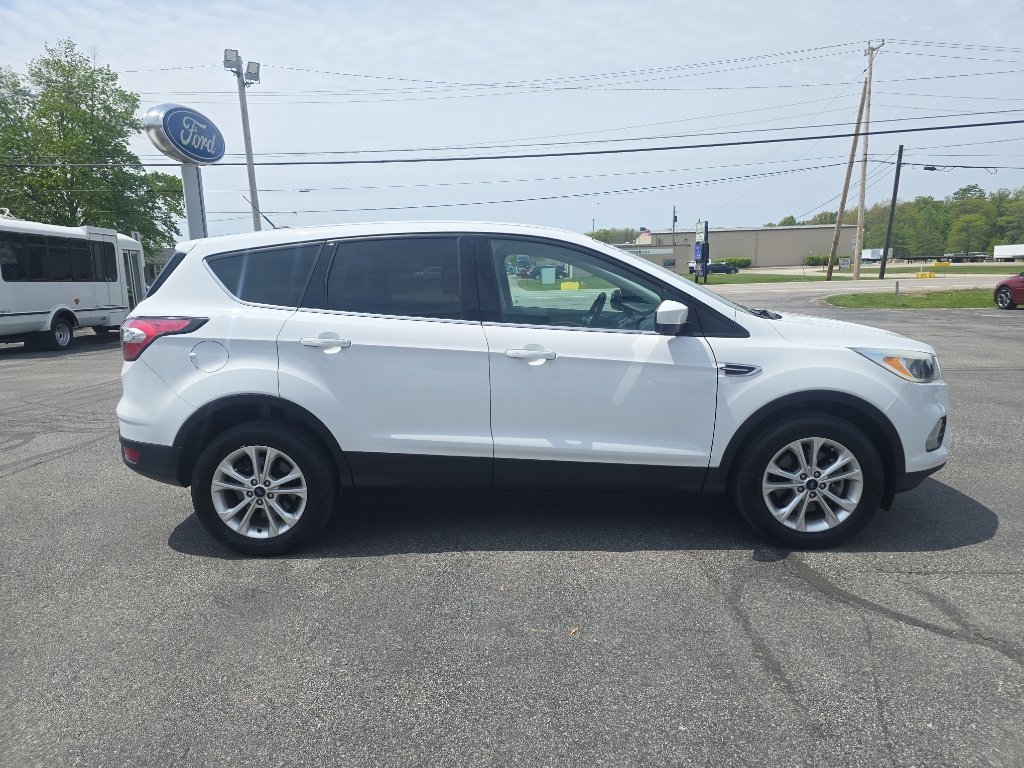 Used 2017 Ford Escape SE AWD/4WD image 5