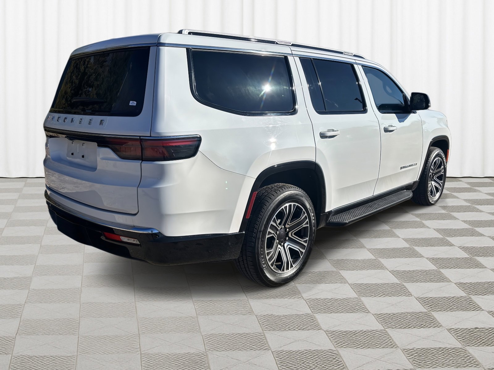 Used 2024 Jeep Wagoneer 4WD w/ Premium Group I image 3