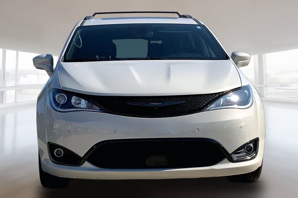 Used 2020 Chrysler Pacifica Touring-L Plus FWD image 3