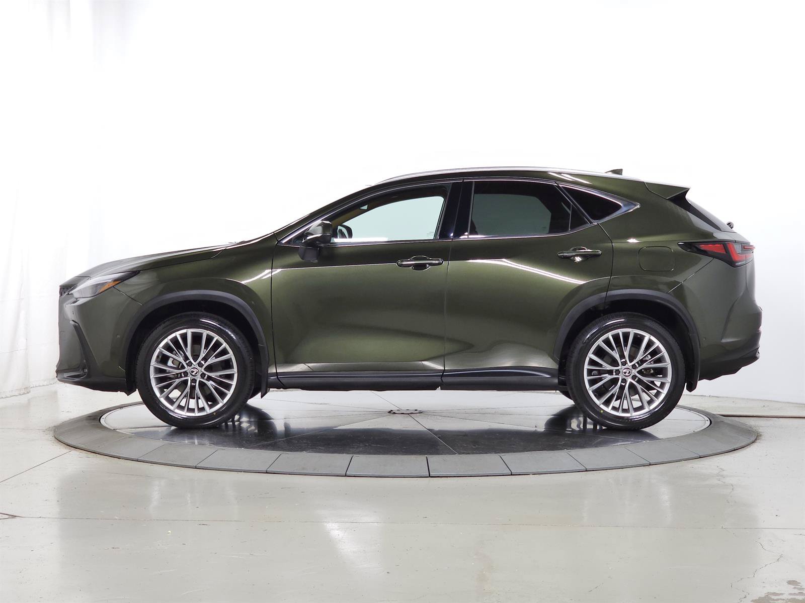 Certified 2025 Lexus NX 350 AWD w/ Accessory Package (2T) image 5