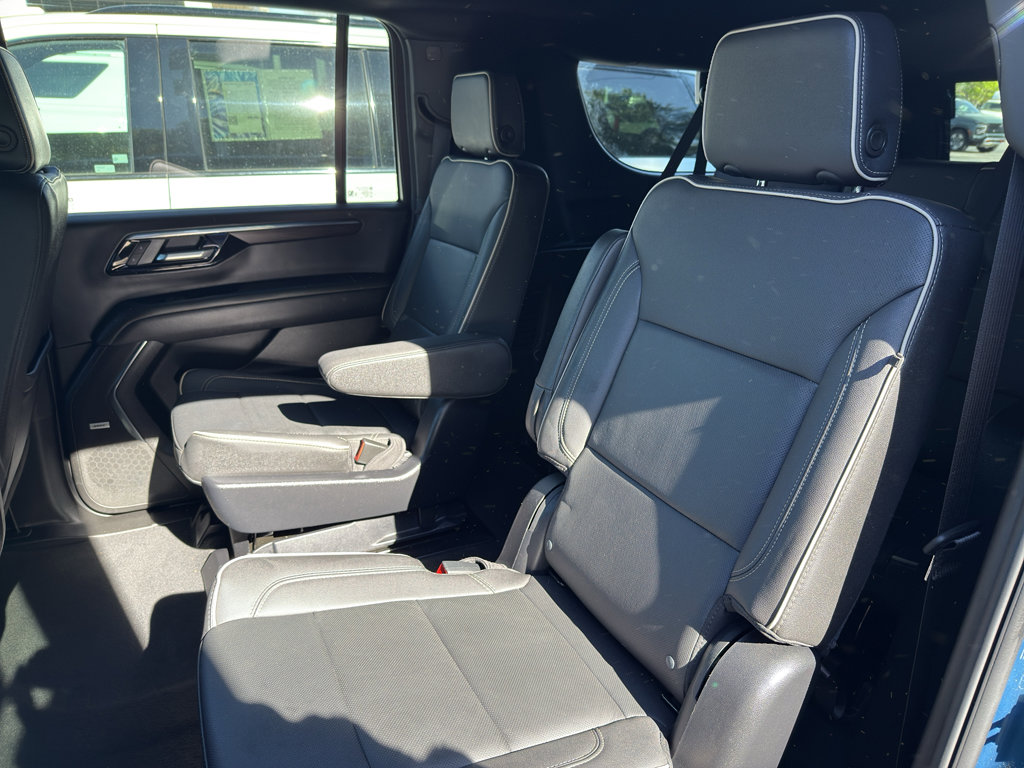 Used 2025 Chevrolet Suburban Premier image 14