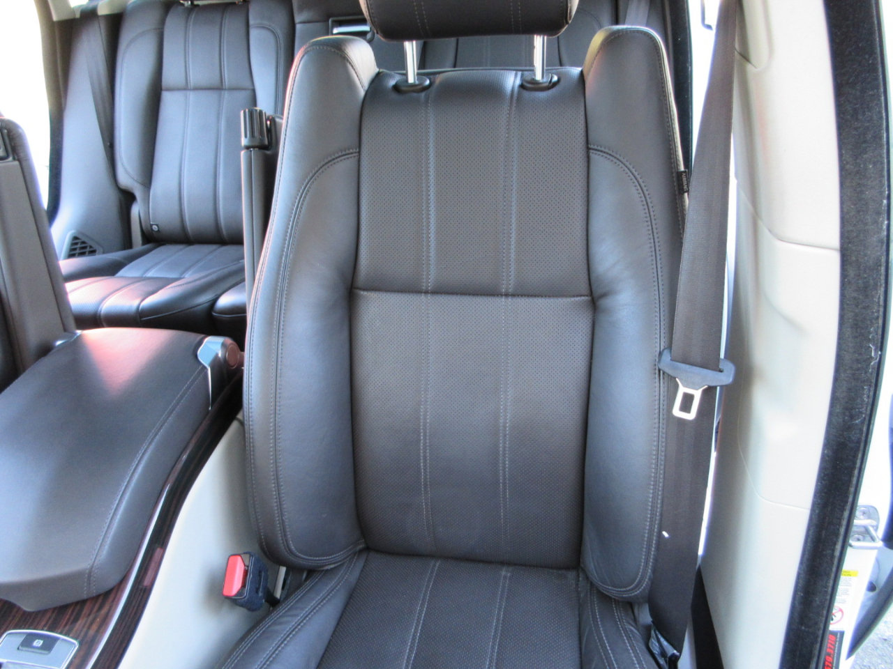 Used 2017 Land Rover Range Rover Supercharged image 12