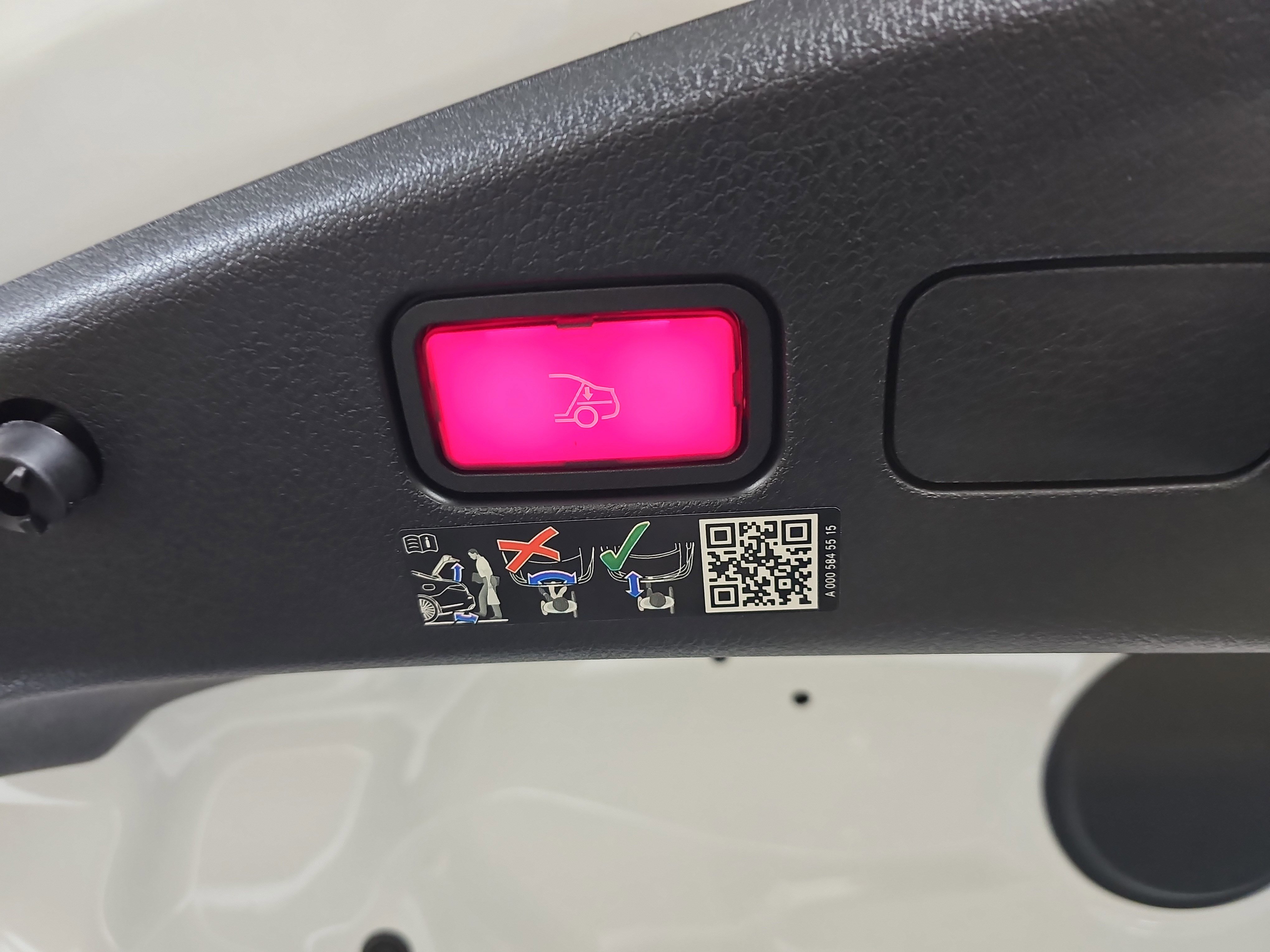 New 2026 Mercedes-Benz CLE 450 4MATIC Cabriolet image 15