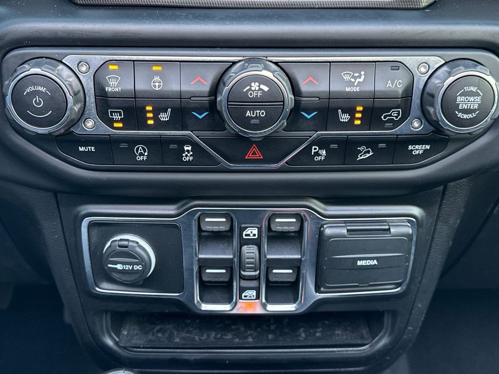 Used 2021 Jeep Wrangler Unlimited Sahara image 30