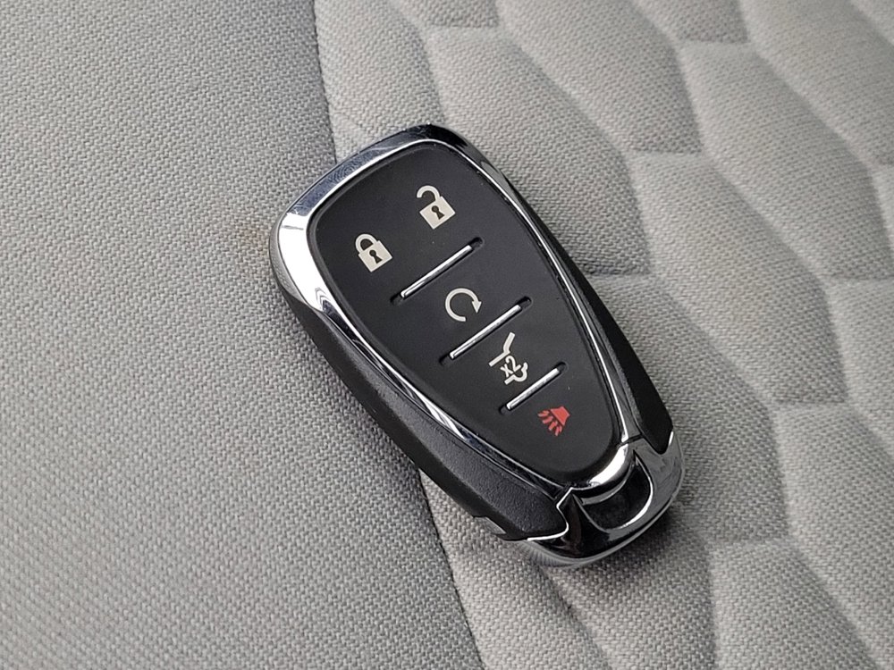 Used 2020 Chevrolet Equinox LT w/ Driver Convenience Package image 32