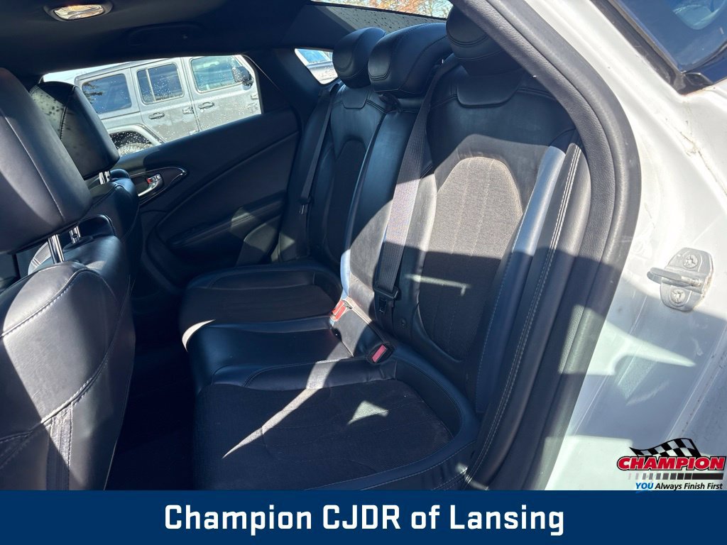Used 2015 Chrysler 200 S FWD image 15