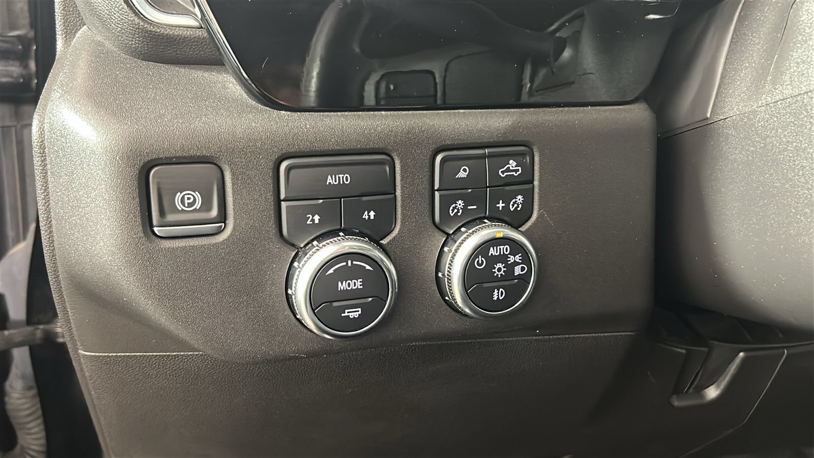 Used 2024 GMC Sierra 1500 SLT AWD/4WD image 24