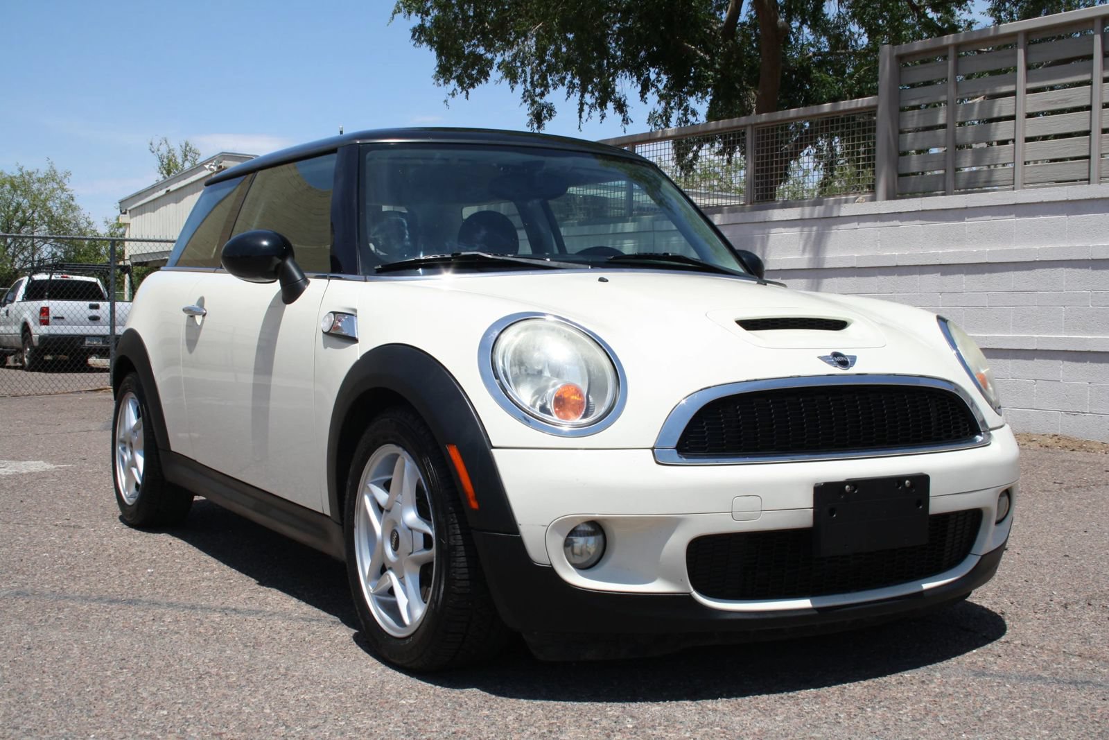 Used 2010 MINI Cooper S FWD image 2