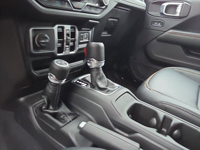 Used 2025 Jeep Wrangler Unlimited Sahara w/ Safety Group image 16