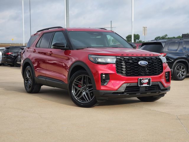 Used 2025 Ford Explorer ST-Line w/ Premium Package RWD image 2