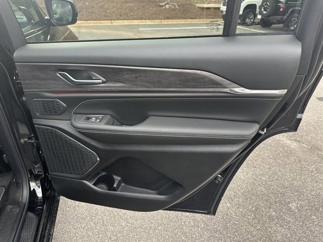 New 2025 Jeep Grand Cherokee L Overland image 16