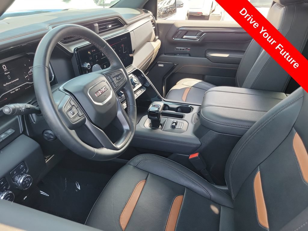 Used 2023 GMC Sierra 1500 AT4 w/ AT4 Premium Package AWD/4WD image 3