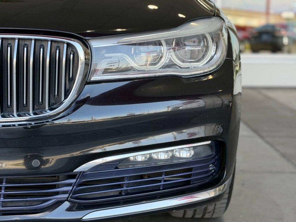Used 2016 BMW 750i RWD image 5