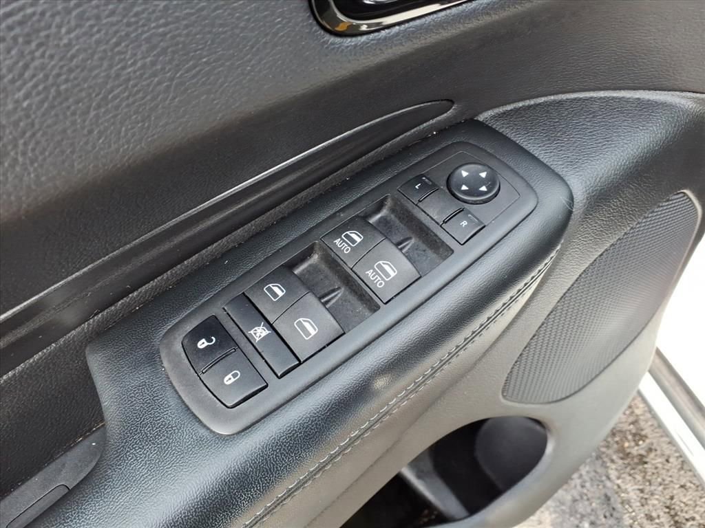 Used 2024 Dodge Durango SXT image 12