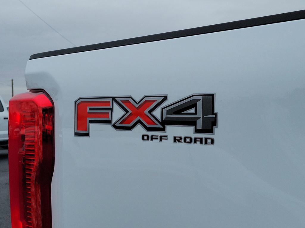 New 2026 Ford F250 XL w/ FX4 Off-Road Package AWD/4WD image 10