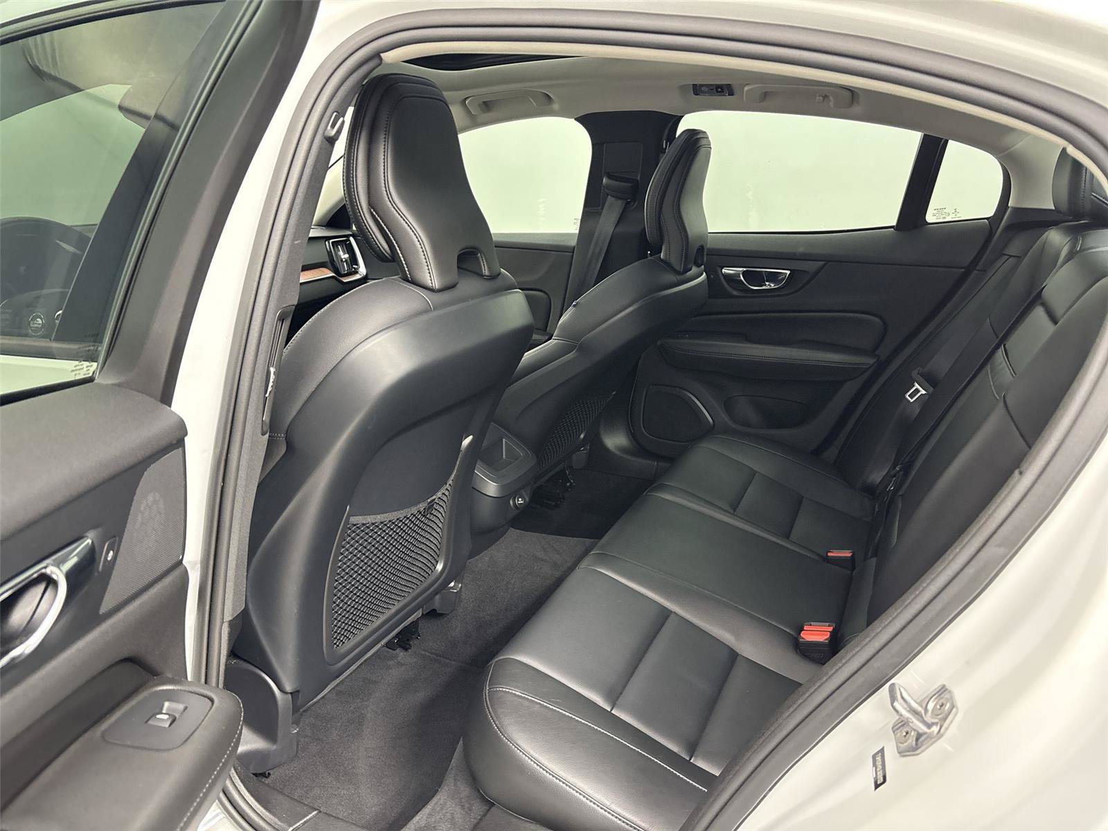 Used 2020 Volvo S60 T5 Momentum FWD image 29