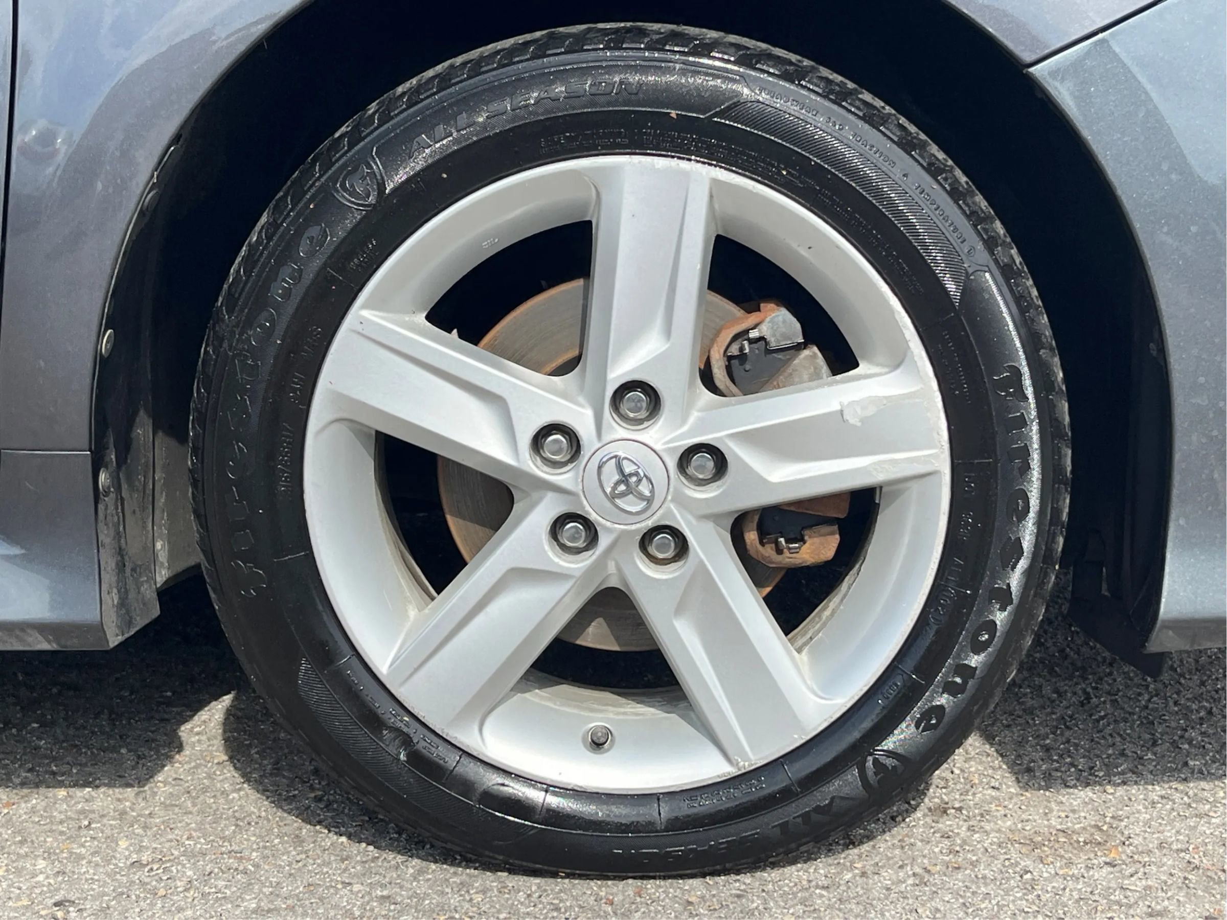 Used 2014 Toyota Camry SE image 31