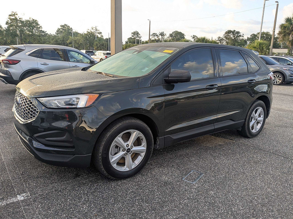 Used 2024 Ford Edge SE AWD/4WD image 3