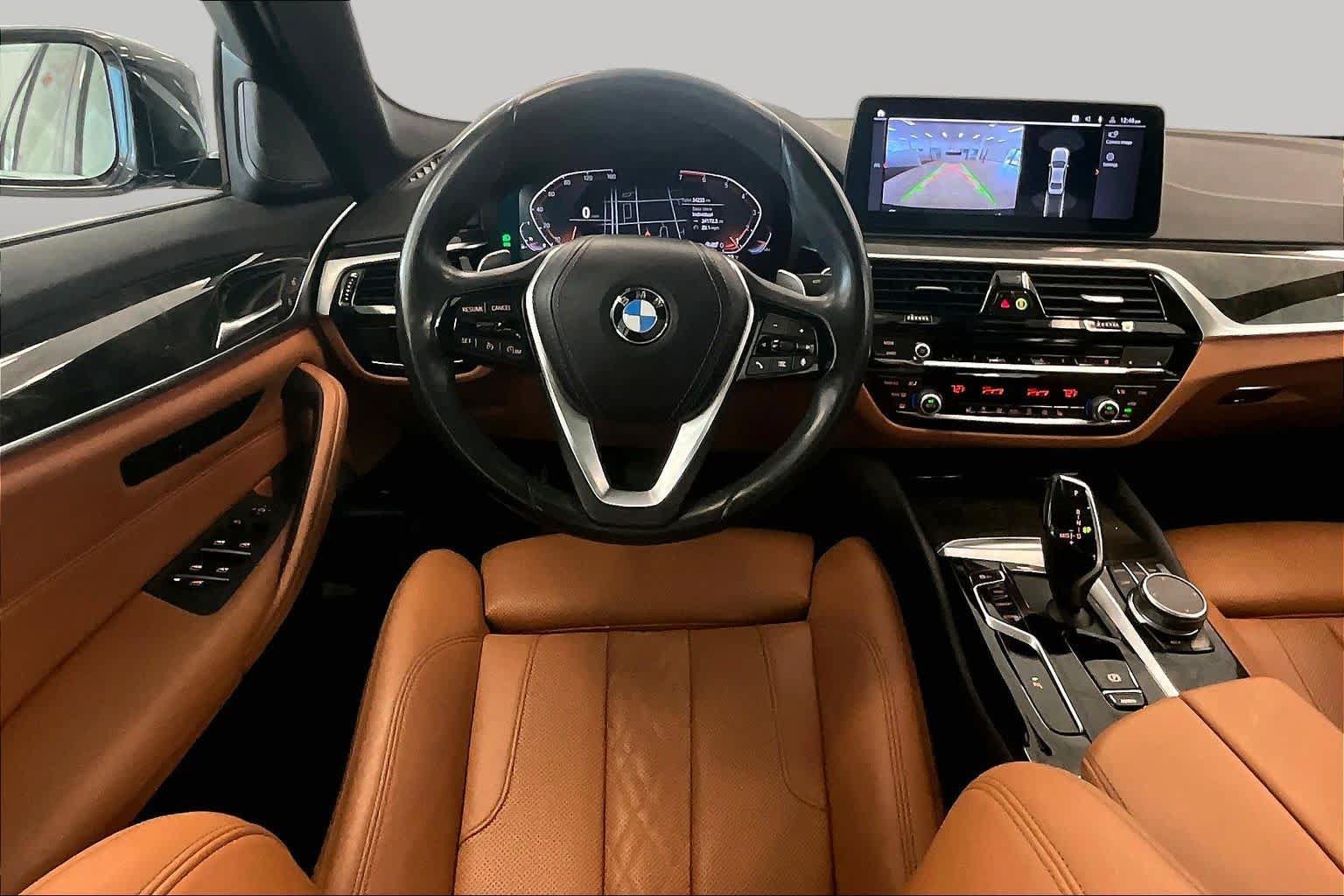 Used 2023 BMW 530i w/ Premium Package RWD image 5