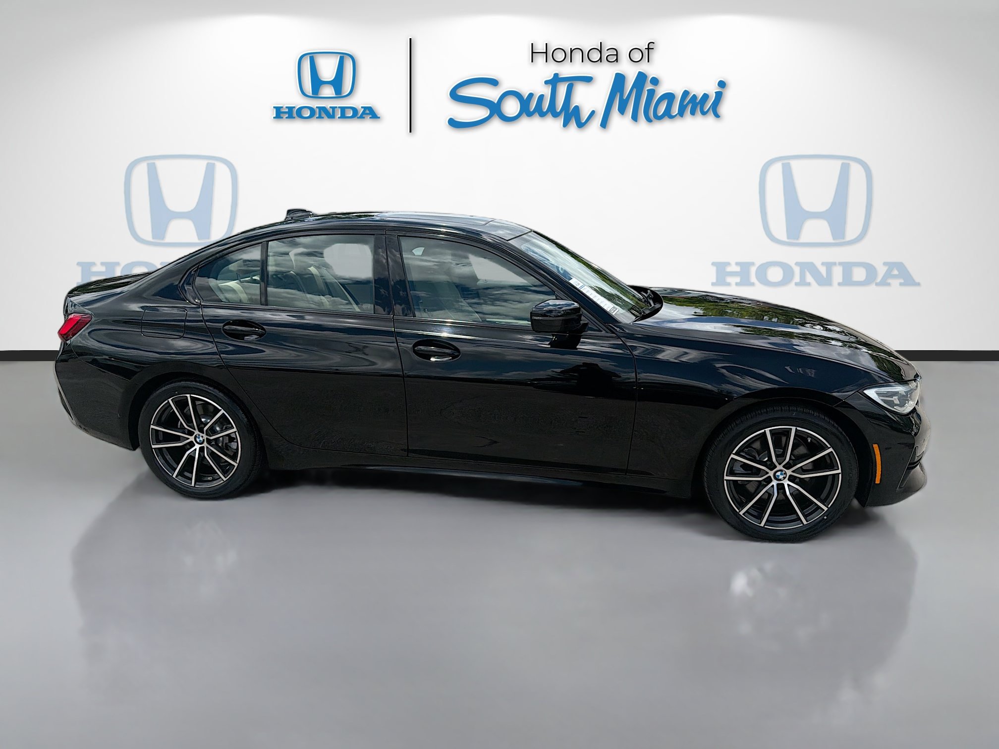Used 2022 BMW 330i Sedan w/ Driving Assistance Package RWD image 8