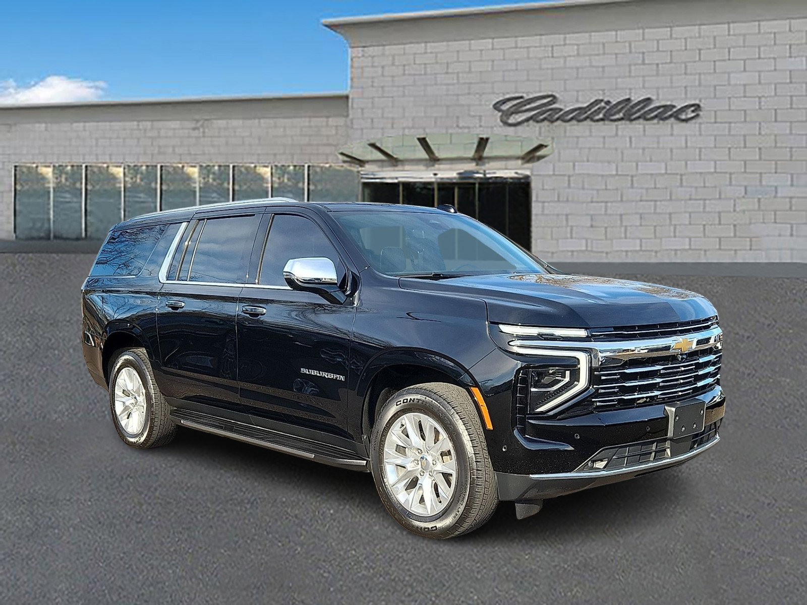 Used 2025 Chevrolet Suburban Premier image 1
