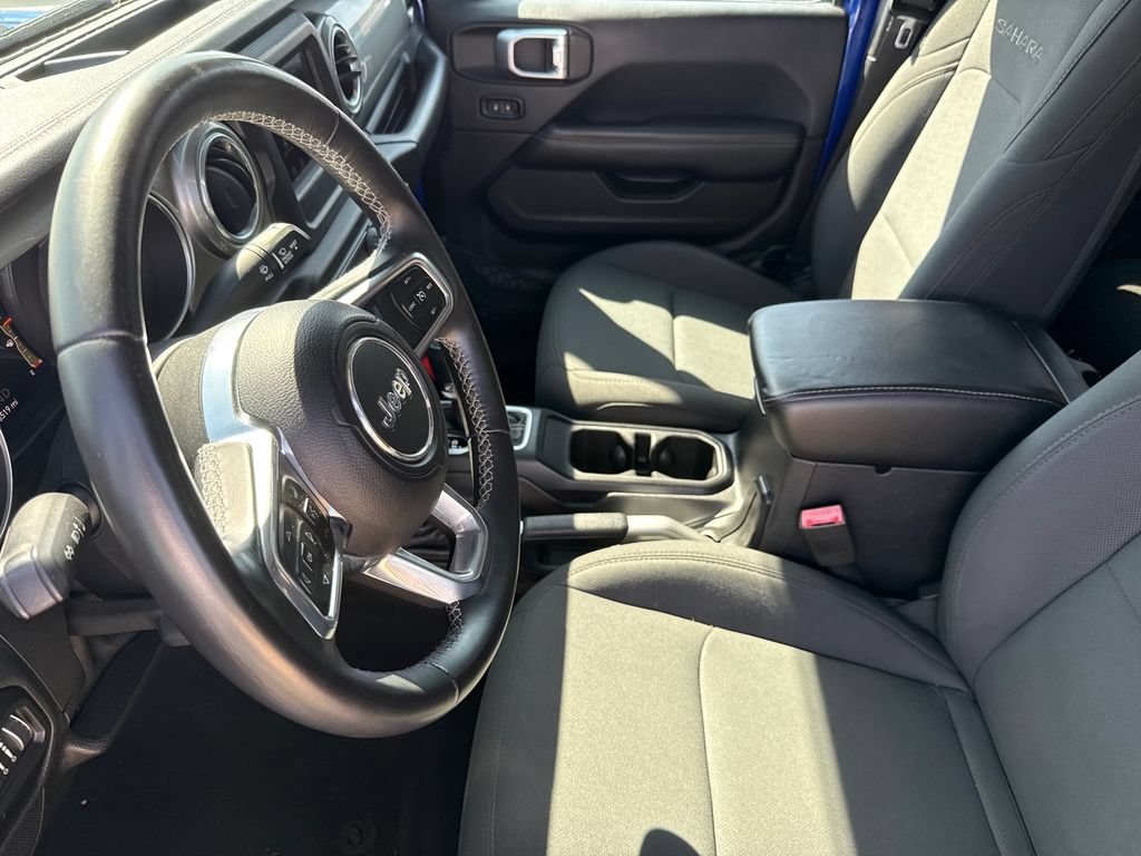 Used 2018 Jeep Wrangler Unlimited Sahara AWD/4WD image 19