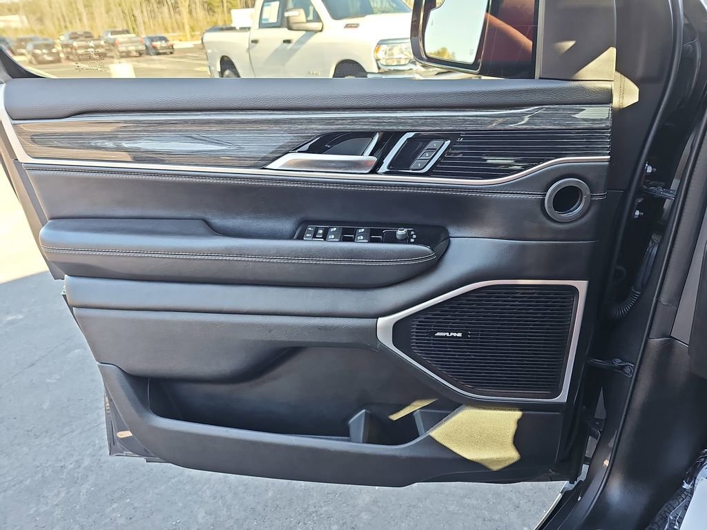 Used 2022 Jeep Wagoneer Series II w/ Premium Group I image 33