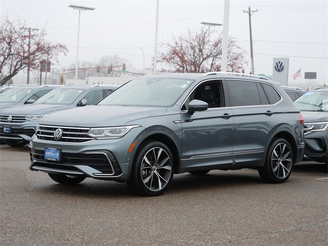 Used 2022 Volkswagen Tiguan SEL R-Line image 3