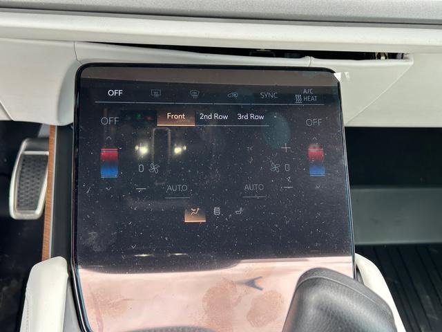 New 2026 Cadillac Vistiq Sport w/ LPO, Floor Liner Package image 16