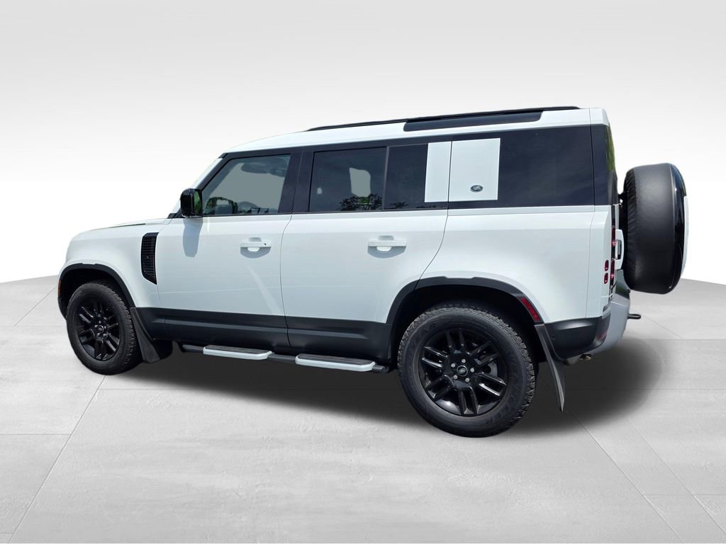 Used 2023 Land Rover Defender 110 S image 4