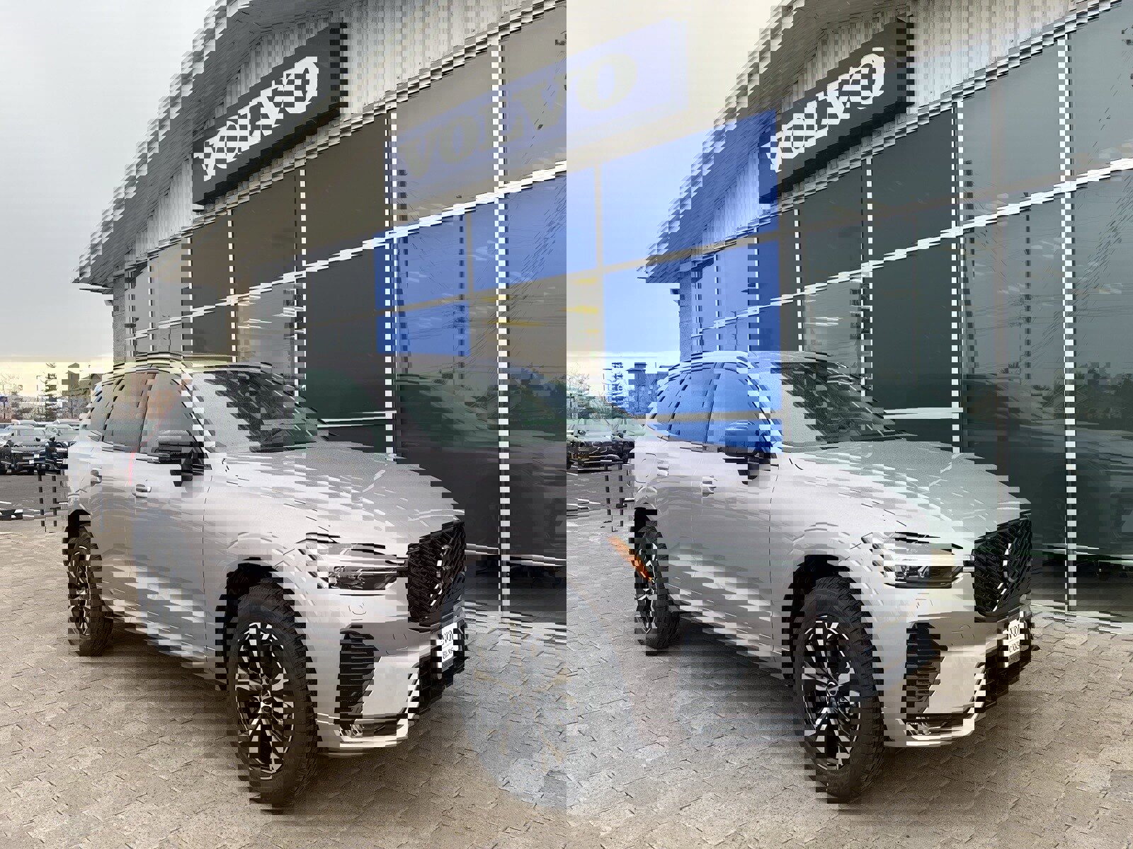 New 2026 Volvo XC60 B5 Core w/ Climate Package image 1