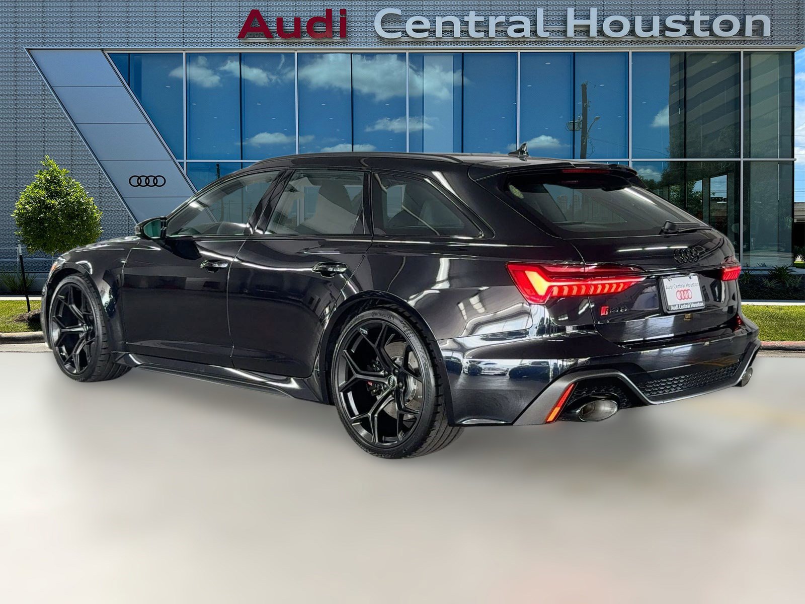 New 2026 Audi RS 6 performance image 3