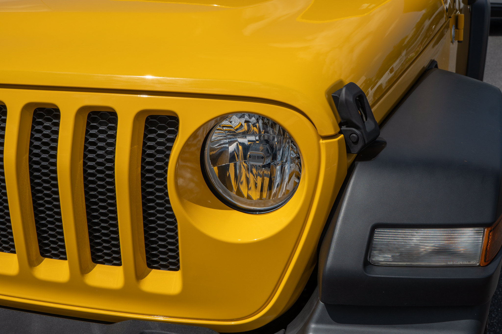 Used 2021 Jeep Wrangler Sport AWD/4WD image 9