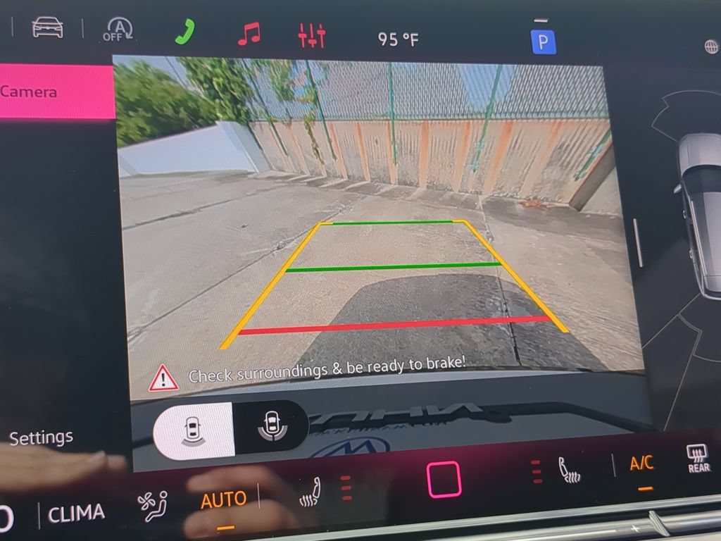 Certified 2026 Volkswagen Tiguan SE R-Line FWD image 23