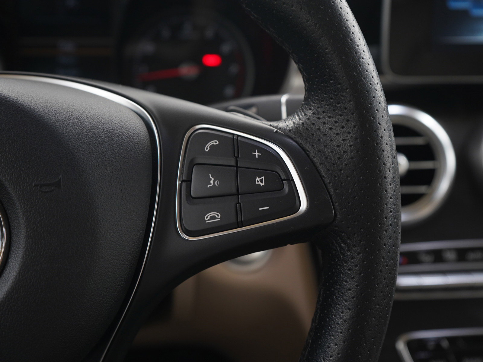 Used 2017 Mercedes-Benz C 300 4MATIC Sedan image 25