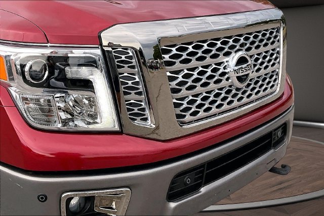 Used 2017 Nissan Titan Platinum Reserve AWD/4WD image 27